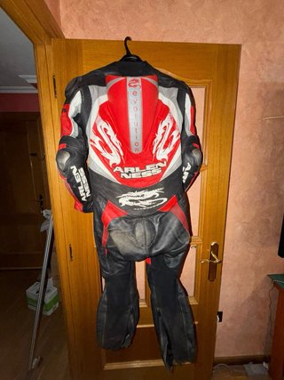 Mono Arlen Ness Rojo y Negro
