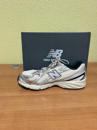 New Balance 740 Plata y Blanco