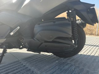 Yamaha XMAX 400 Maxi Scooter Negra/Gris