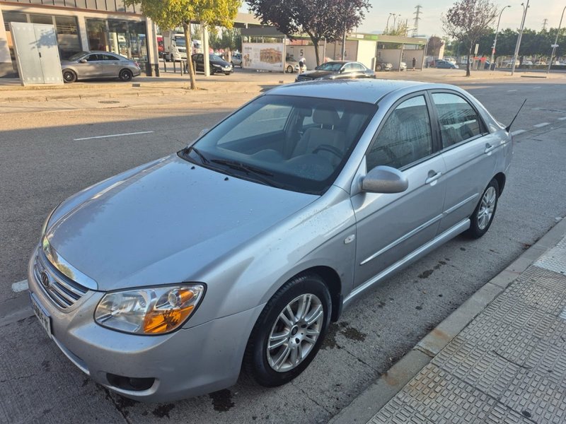 Kia Cerato 1.6 TDI –321.000 km – ITV hasta 2027 - foto 1