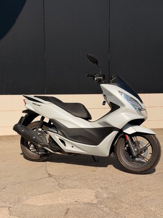 HONDA PCX 125 | 17k KM • IMPECABLE Y EN GARAJE