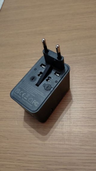 Adattatore da viaggio GaN da 75W internazionale