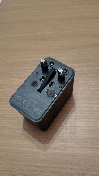 Adattatore da viaggio GaN da 75W internazionale