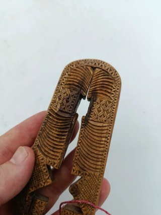 ANTIGUO CASCAPIÑONES EN MADERA