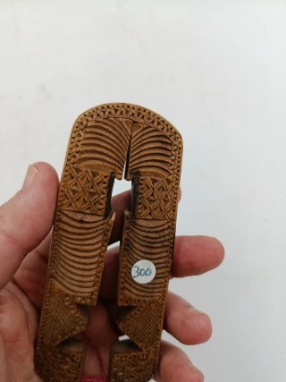 ANTIGUO CASCAPIÑONES EN MADERA