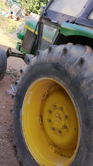 Tractor John Deere Verde 2135