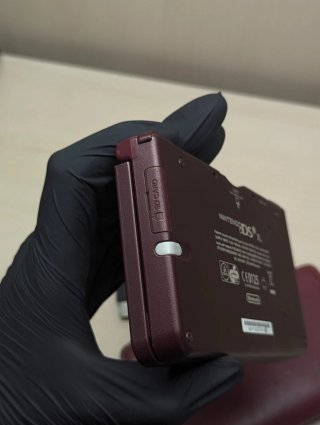 Nintendo DSi XL Bordeaux Originale Custodi