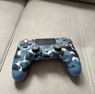 PS4 1TB Negra + Mando Camuflaje + Juegos