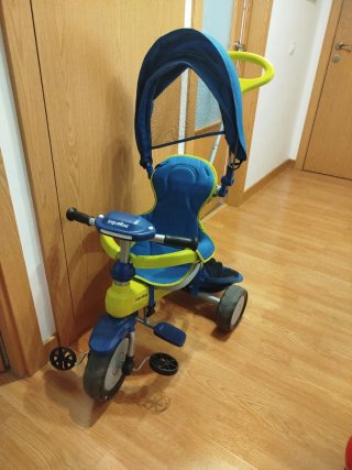 Triciclo Juguettos Azul y Amarillo