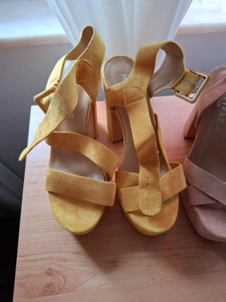 Lote 2 pares sandalias tacón 38