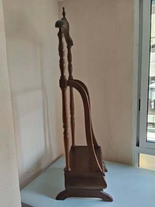 Galán de noche de madera