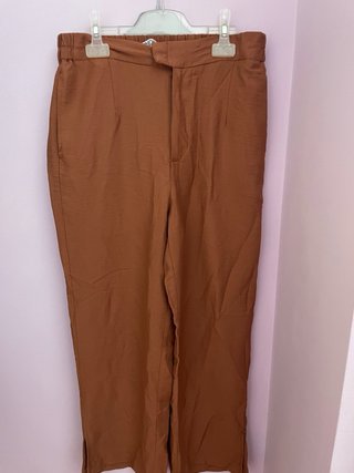 Pantalón fino marrón