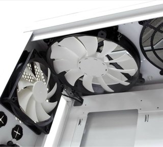 Caja PC NZXT blanca (precio negociable)
