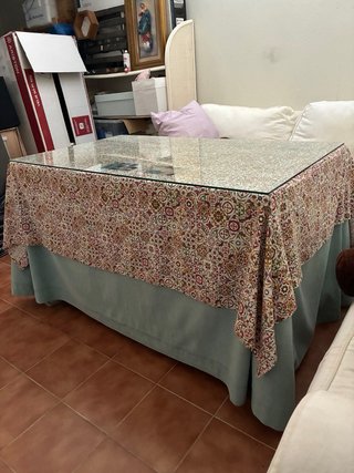 Mesa camilla con enaguas y cristal