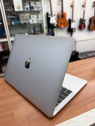 MacBook Air 13” M1 2020 8GB RAM 256GB SSD