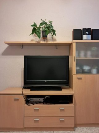 Mueble de comedor madera Mesa y cuatro sillas