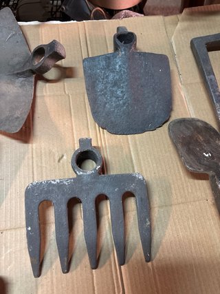 Lote 8 Azadas y Horcas de Forja Antiguas