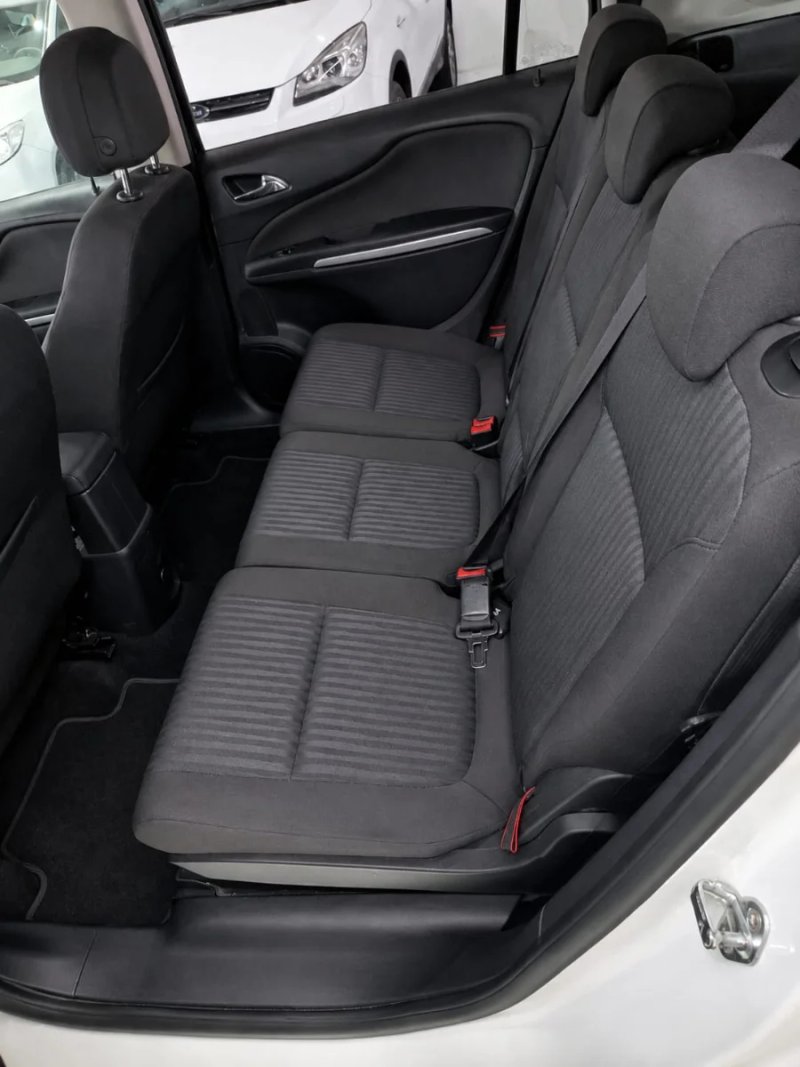 Opel Zafira 2014, foto 10