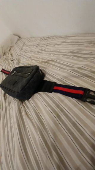Riñonera Gucci Negra y Gris