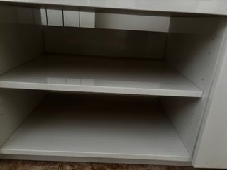 Mueble de salón blanco
