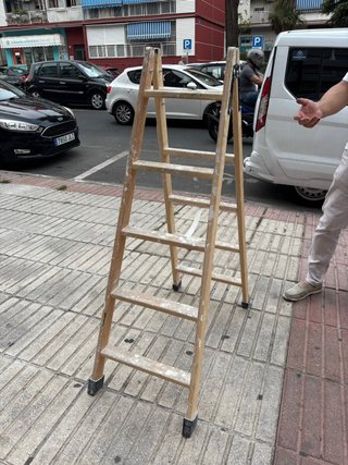 Escalera de madera