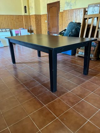 Mesa de comedor de madera negra extensible