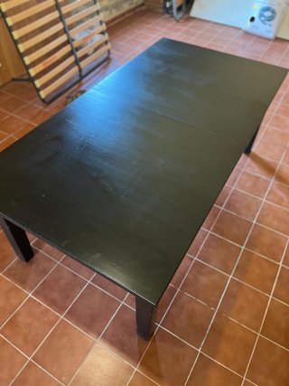 Mesa de comedor de madera negra extensible