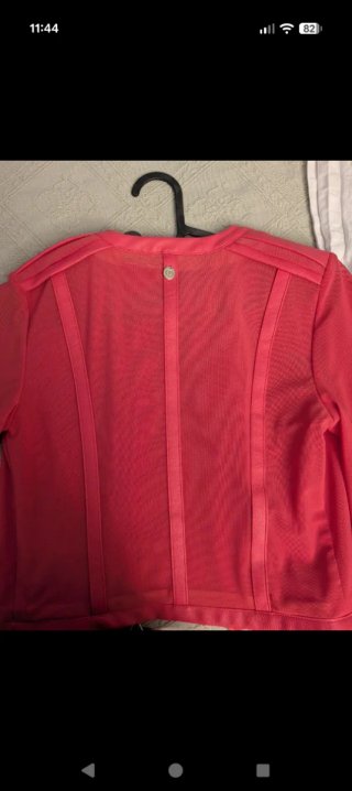 Giacca corta effetto pelle Motivi rosa