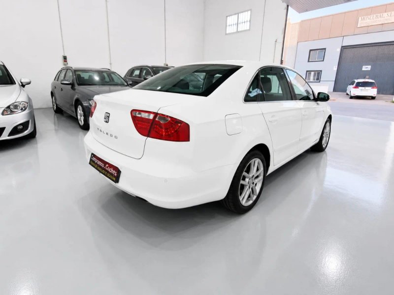 SEAT Exeo 2.0 TDI CR Style 2011, foto 7