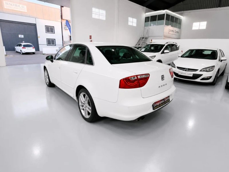 SEAT Exeo 2.0 TDI CR Style 2011, foto 9