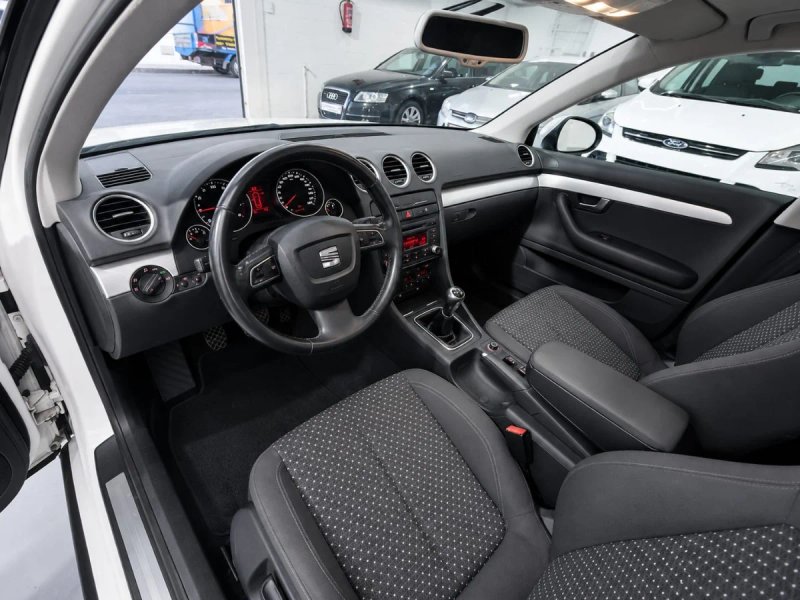 SEAT Exeo 2.0 TDI CR Style 2011, foto 13