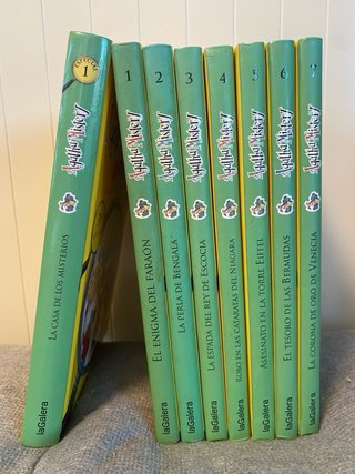 Lote 7 libros AGATHA MISTERY