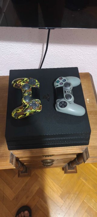 Consola Sony PS4 Pro 2T Negra