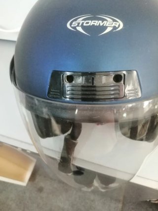 Casco de moto negro