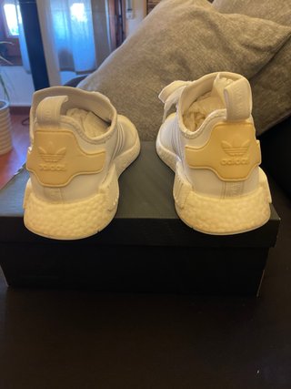 Adidas NMD_R1 Talla 44 Blancas (descatalogadas)