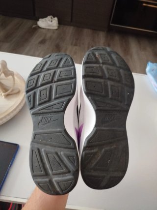 Zapatillas Nike Blancas y Moradas