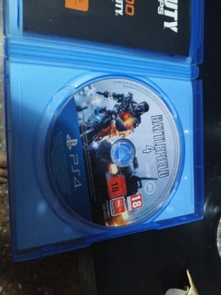 Battlefield 4 PS4 (con caja Call of Duty)