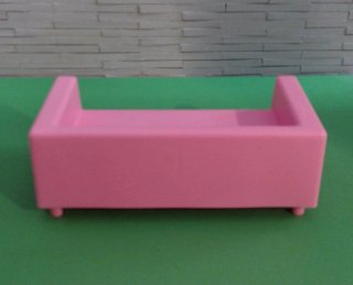 Sofá rosa para muñecas