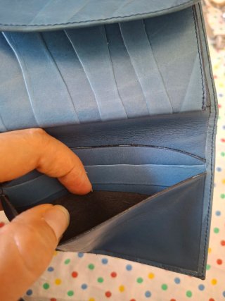 Portafoglio in pelle nuovo blu