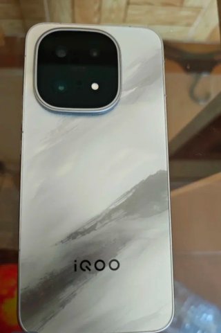 Vivo iQOO 15