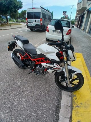 Benelli BN125 - Buen estado