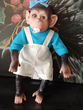 Mono bebé,cuerpo de goma blandito,nuevo