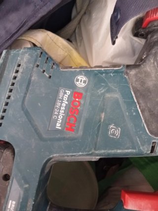 Bosch Radial y Taladro Percutor a Batería