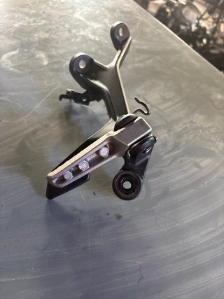 Soporte estribera tras dech Kawasaki Ninja 400 20