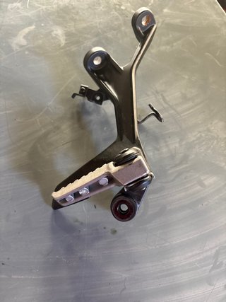 Soporte estribera tras dech Kawasaki Ninja 400 20