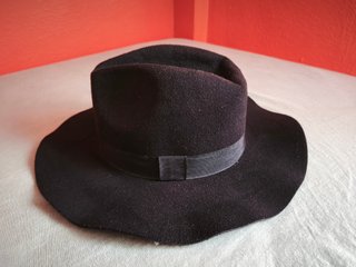 Sombrero Parfois negro ala ancha