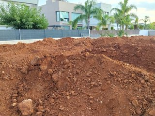 Tierra de excavación para campo