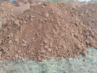 Tierra de excavación para campo