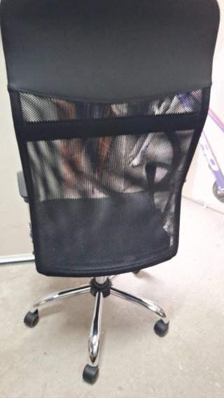Silla de oficina negra