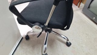 Silla de oficina negra